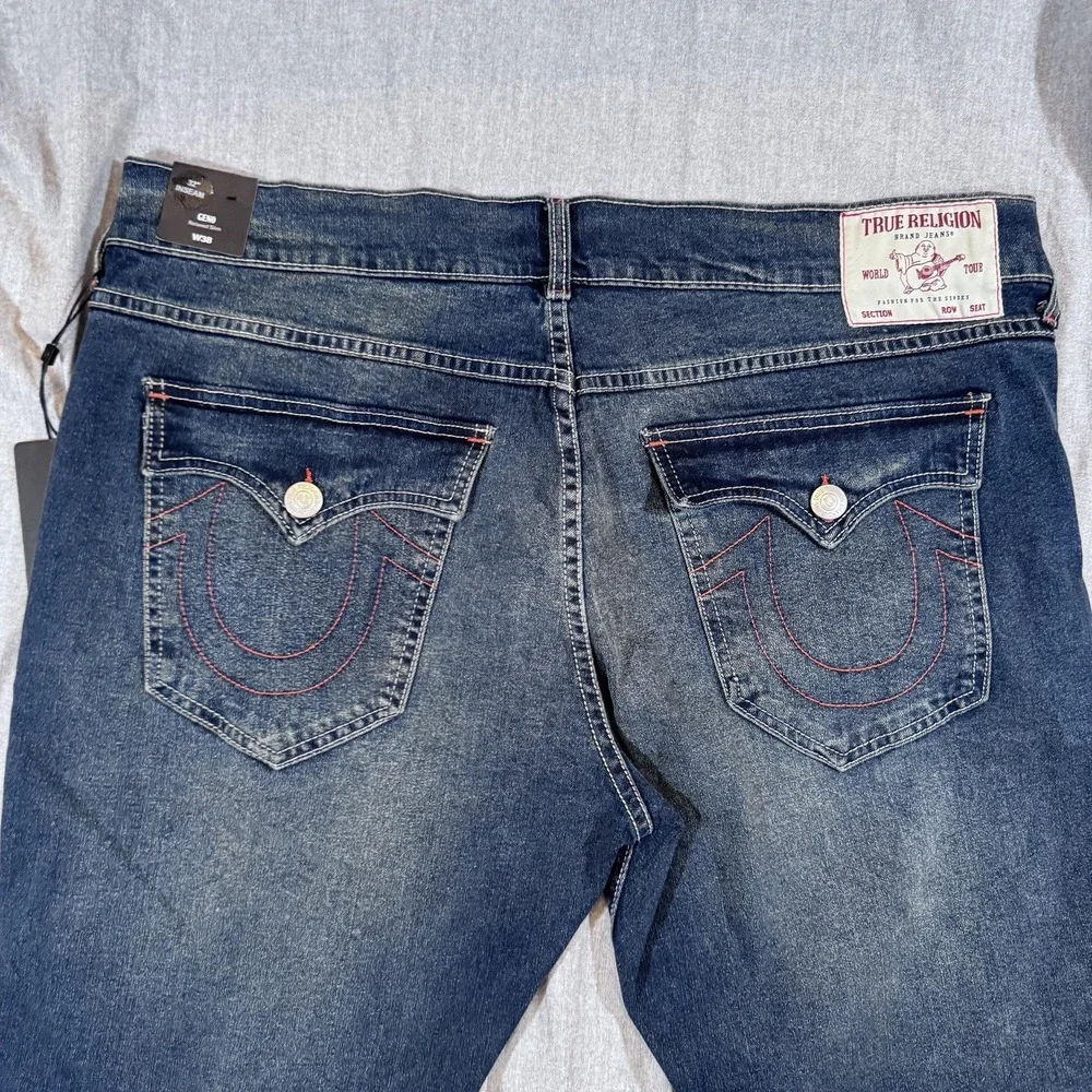 True Religion Jeans Mens 38X32 Geno Relaxed Slim SN Flap Denim Medium Wash‎